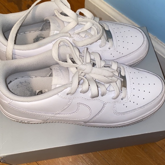 Nike Air Force 1 - Picture 3 of 3